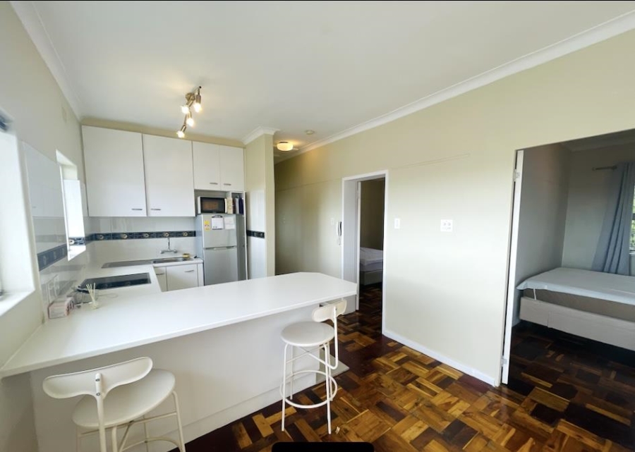 To Let 2 Bedroom Property for Rent in Vredehoek Western Cape